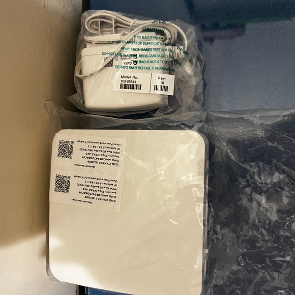 White Gigabit Router - Picture 3 of 3